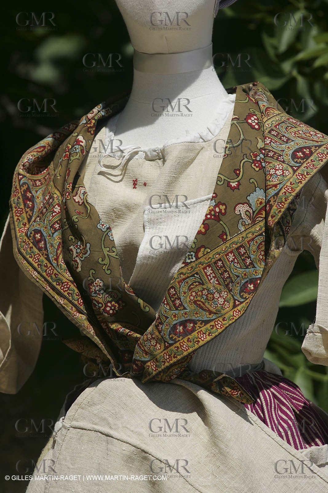 May 2004 - La Tour d'Aigues (FRA, 84) - Old costumes for women of the South exhibition