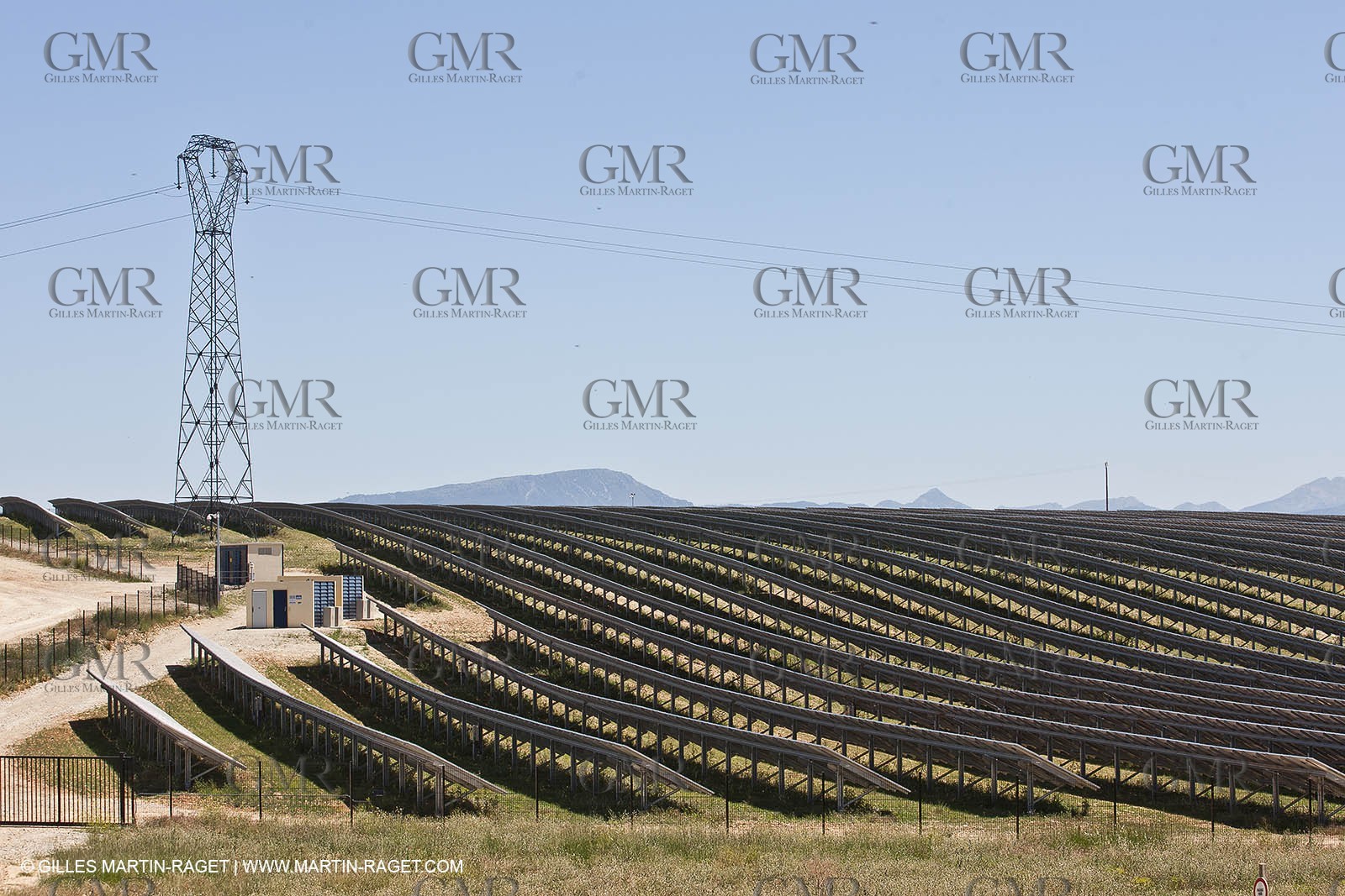 27 06 2011 - Puimichel (FRA, 04) - Solar far des Mées