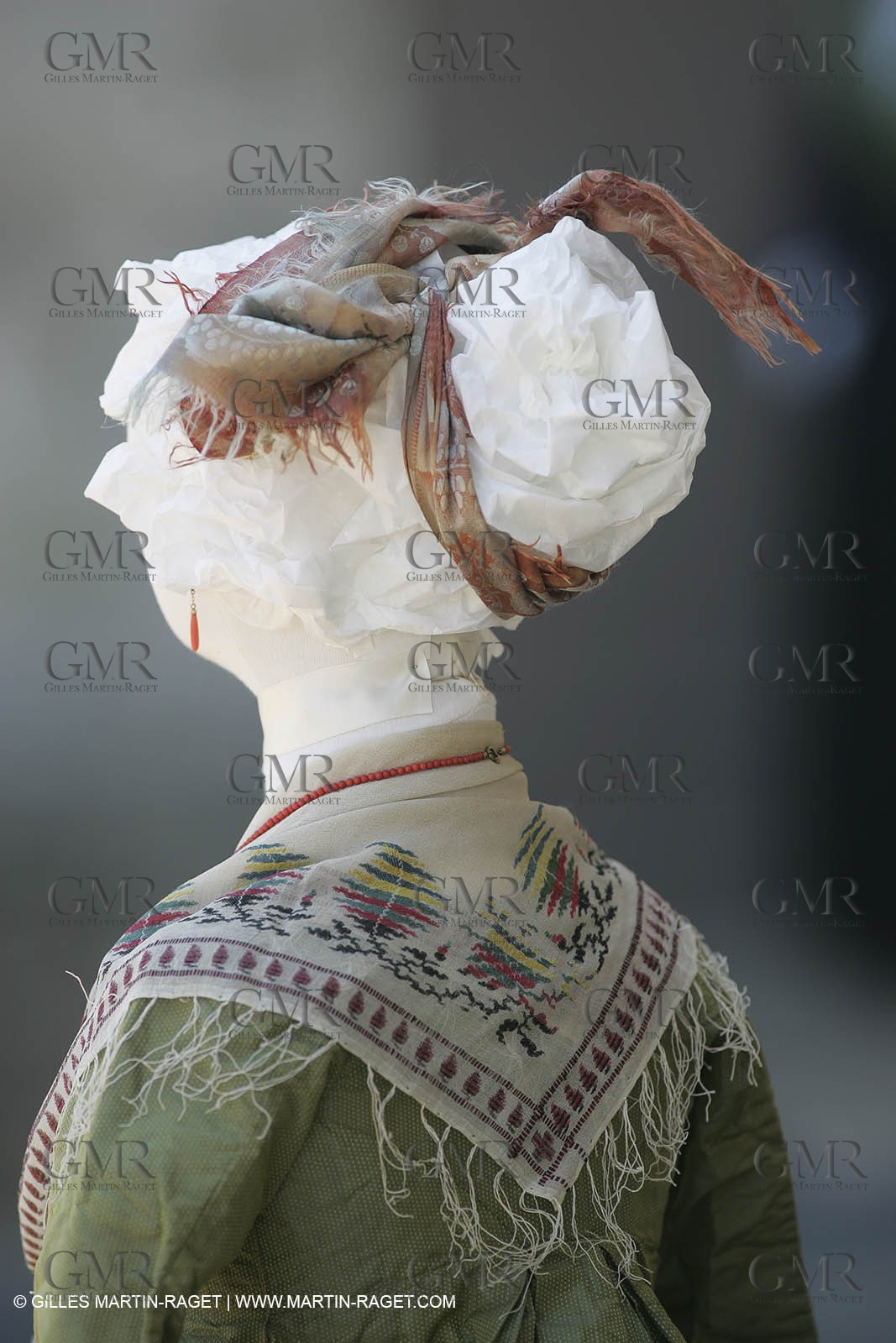 May 2004 - La Tour d'Aigues (FRA, 84) - Old costumes for women of the South exhibition