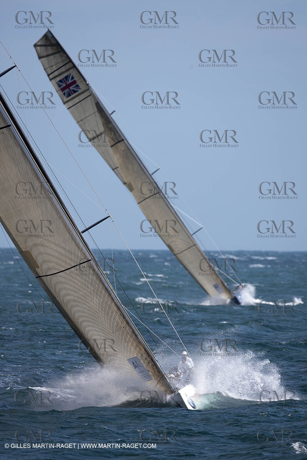 05 08 2010 - Cowes (UK, IOW) - The 1851 Cup -  BMW ORACLE Racing -  - Round The Island Race - From Ste Catherine to the Needles.