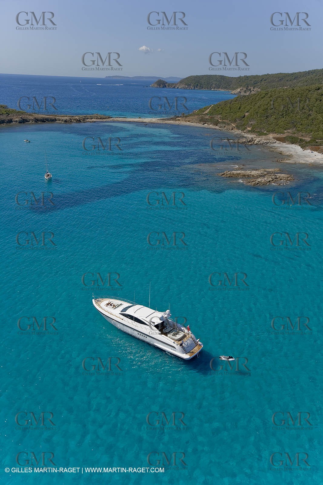 06 09 2007 - Saint Tropez (FRA, 83) - Superyachts - Motoryachts - Mangusta 92 Triple Fun in Saint Tropez - Mooring at Club 55 at Pampelonne Beach