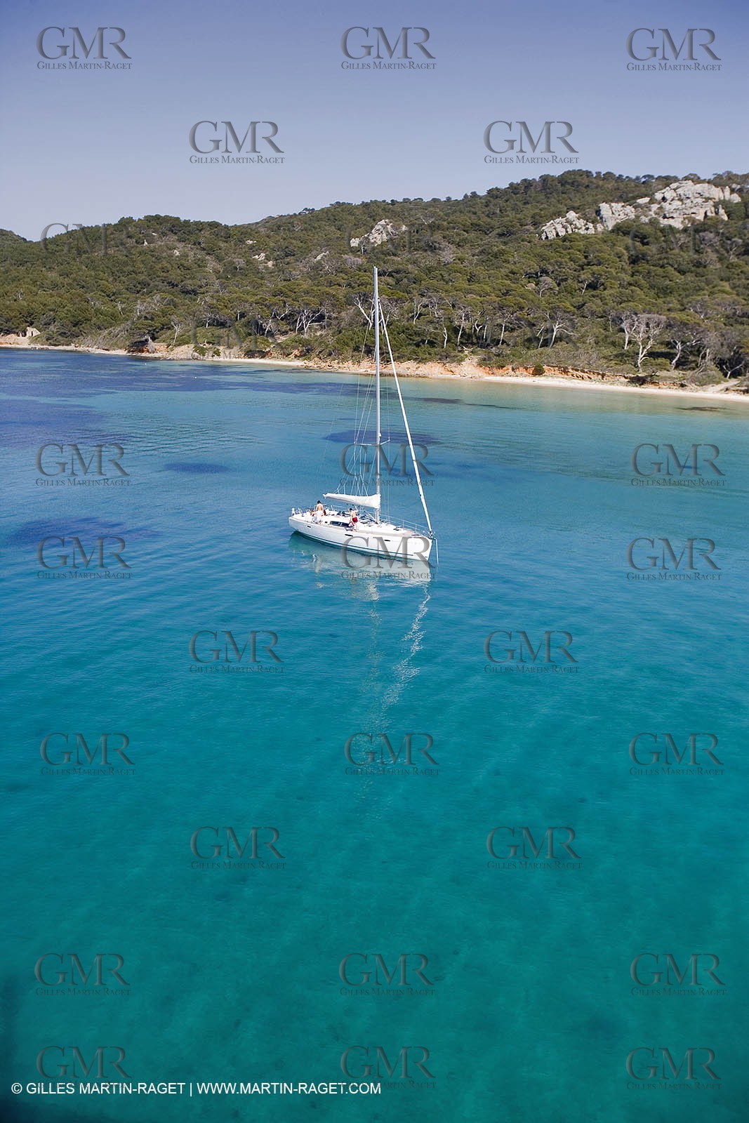 Cruising monohull mooring
