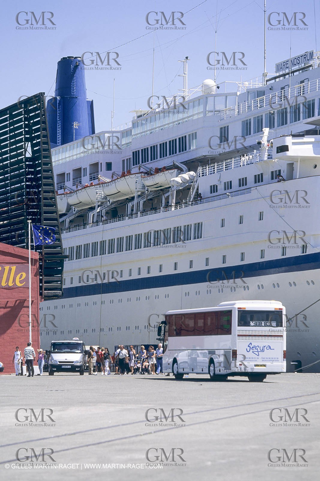 Paquebots, liners, cruise ships