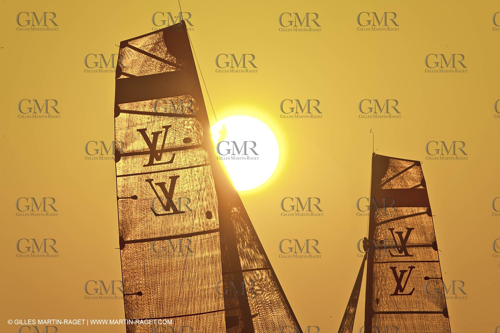 25 11 2010 - Dubai (UAE) - Dubai Louis Vuitton Trophy -  BMW ORACLE Racing - Fleet races