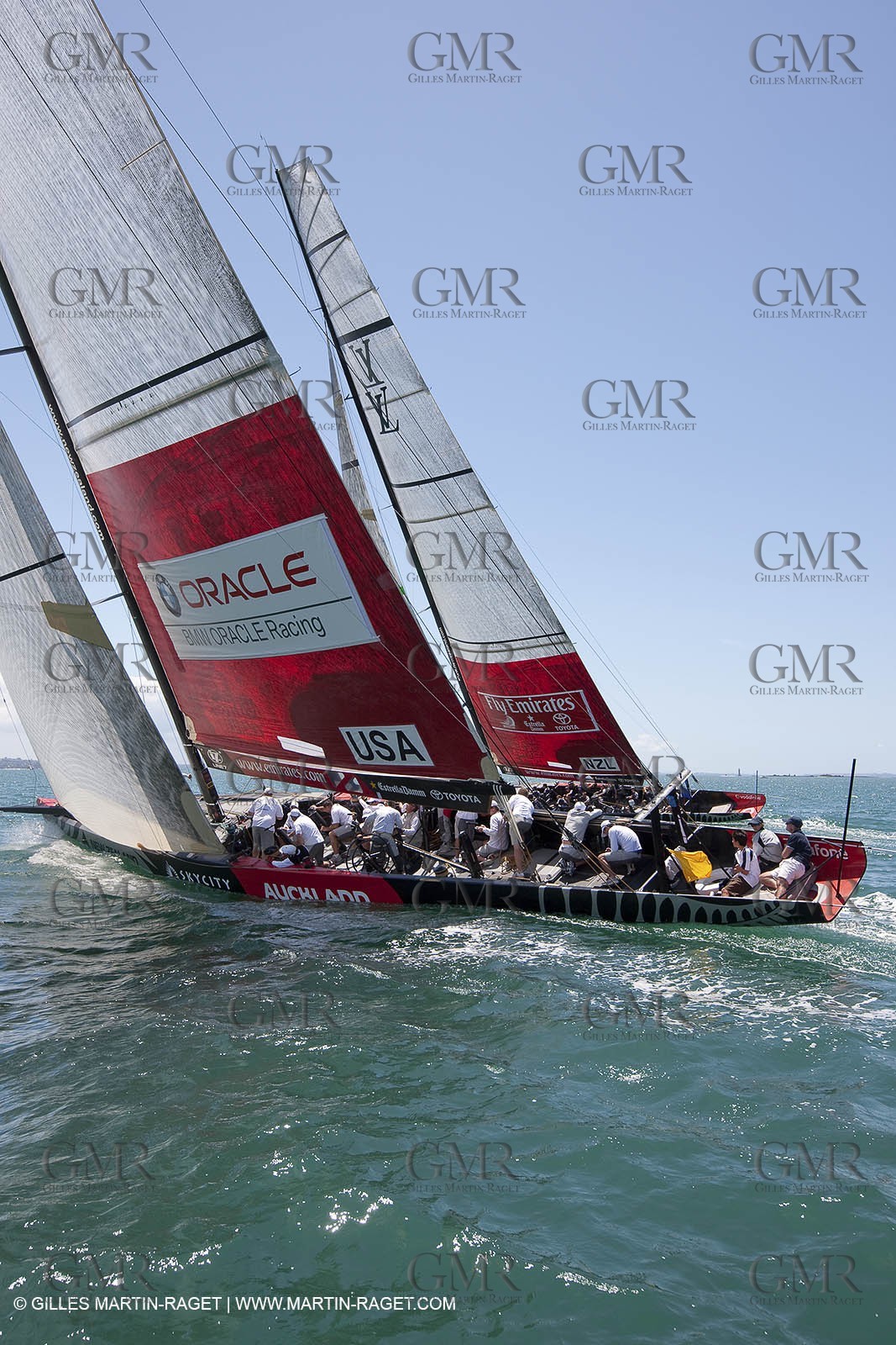 23 01 2009 - Auckland (NZL) -  Louis Vuitton Pacific Series - BMW ORACLE Racing-Tuning up onboard Emirates Team New Zealand yacht