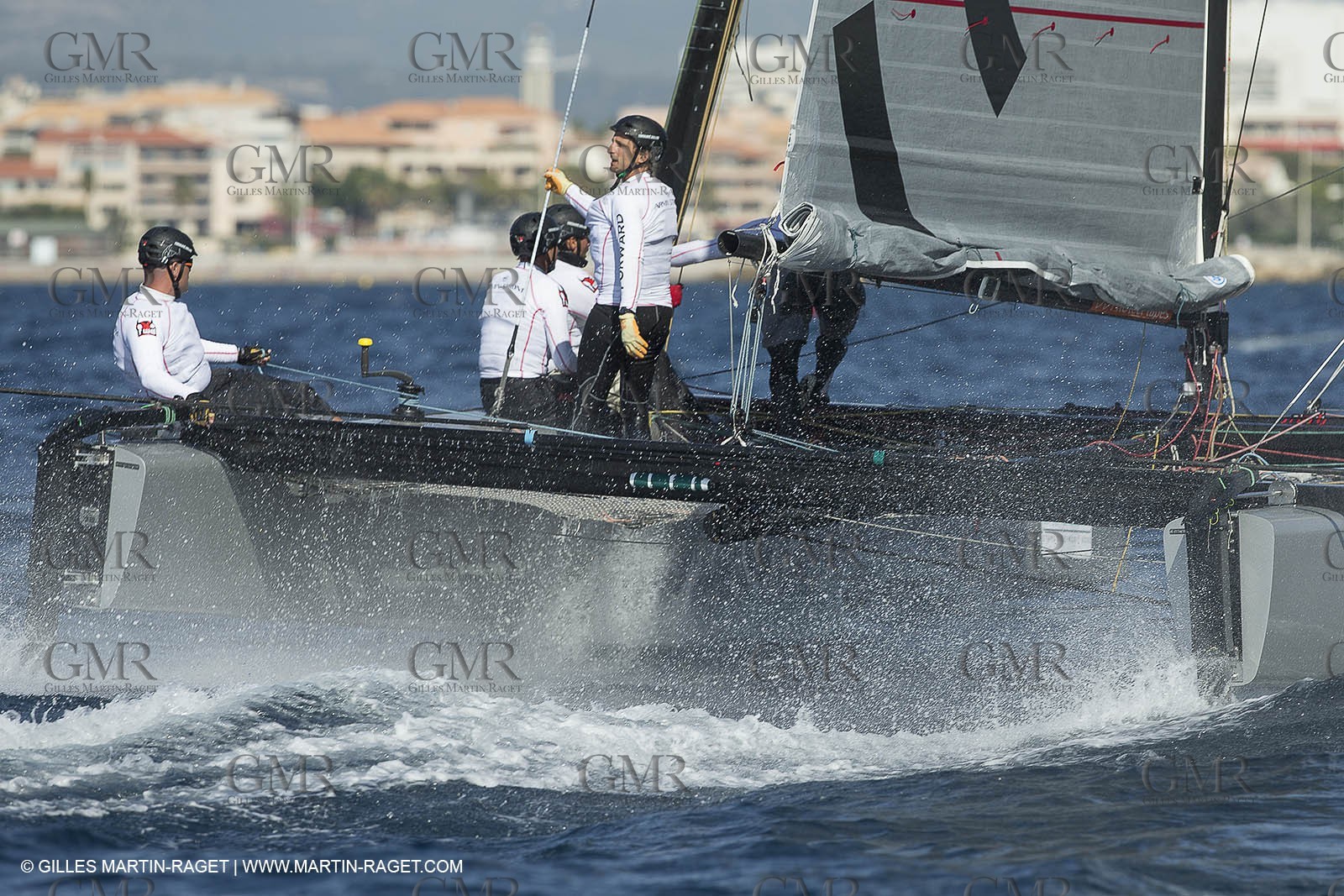 GC32MARS014_0910