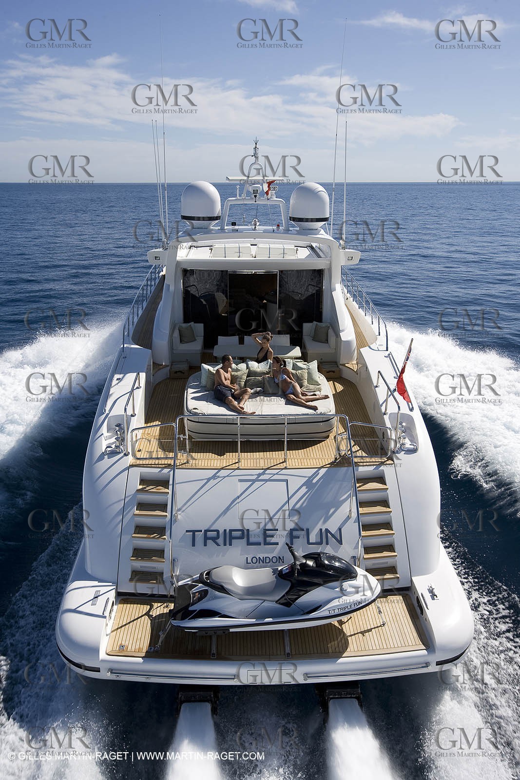 06 09 2007 - Saint Tropez (FRA, 83) - Superyachts - Motoryachts - Mangusta 92 Triple Fun in Saint Tropez - Mooring at Club 55 at Pampelonne Beach