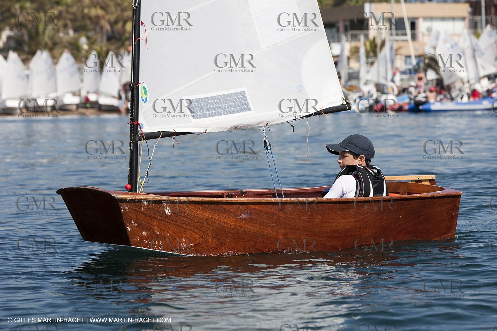 24 05 2010 - Hyères (FRA,83) - Optimist en bois