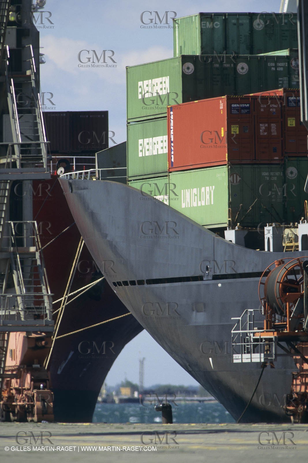 Marine world, Harbor operations