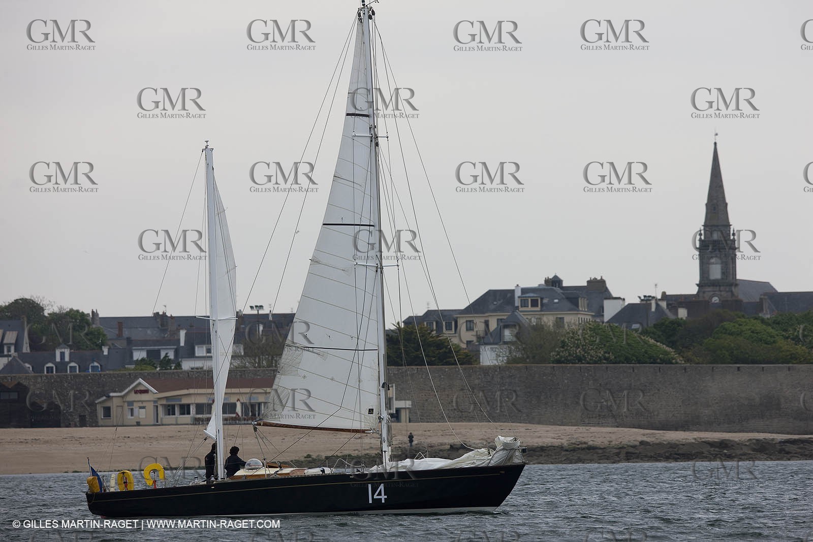19 05 2010- Lorent- (FRA,56)  -  Pen Duick II in front of  Port Louis