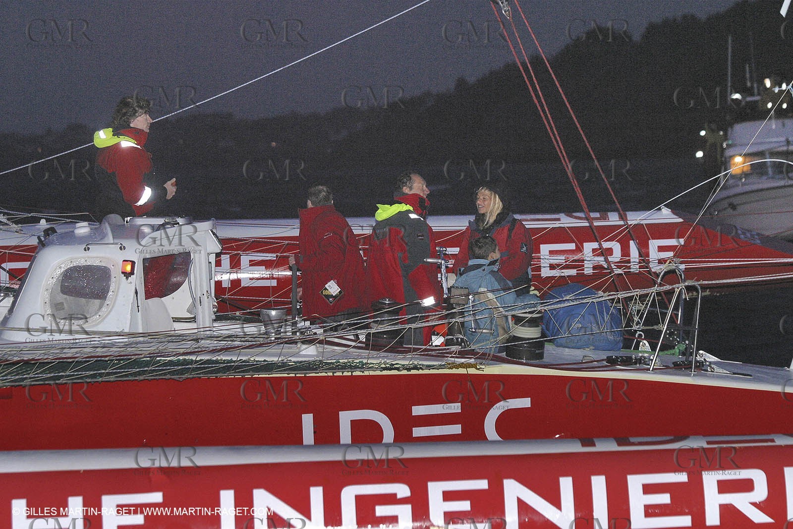 Round the world solo record - Idec - Francis Joyon - Brest finish