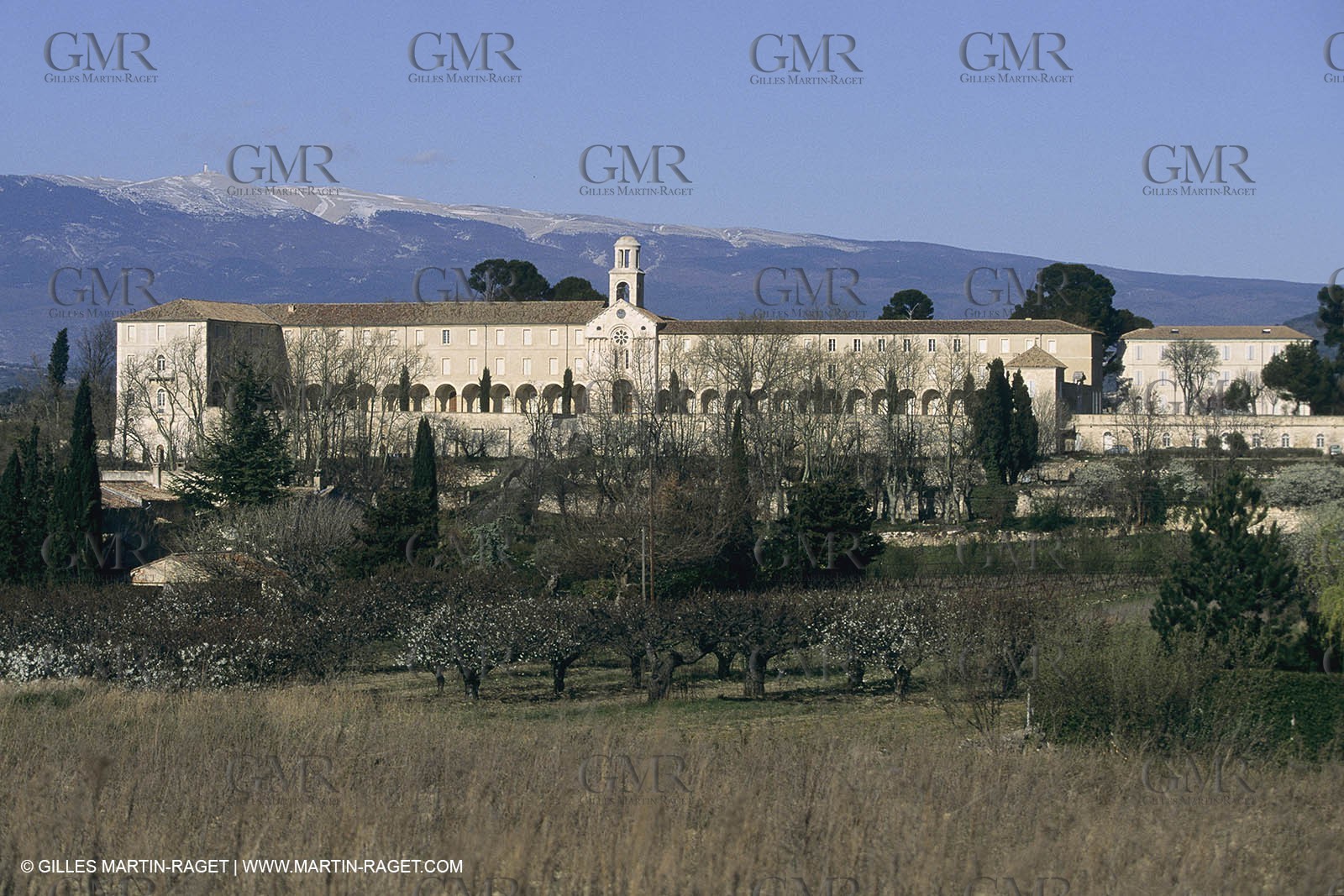 France, Provence, Lubéron, Saint Didier (84), couvent Ste Garde des Champs