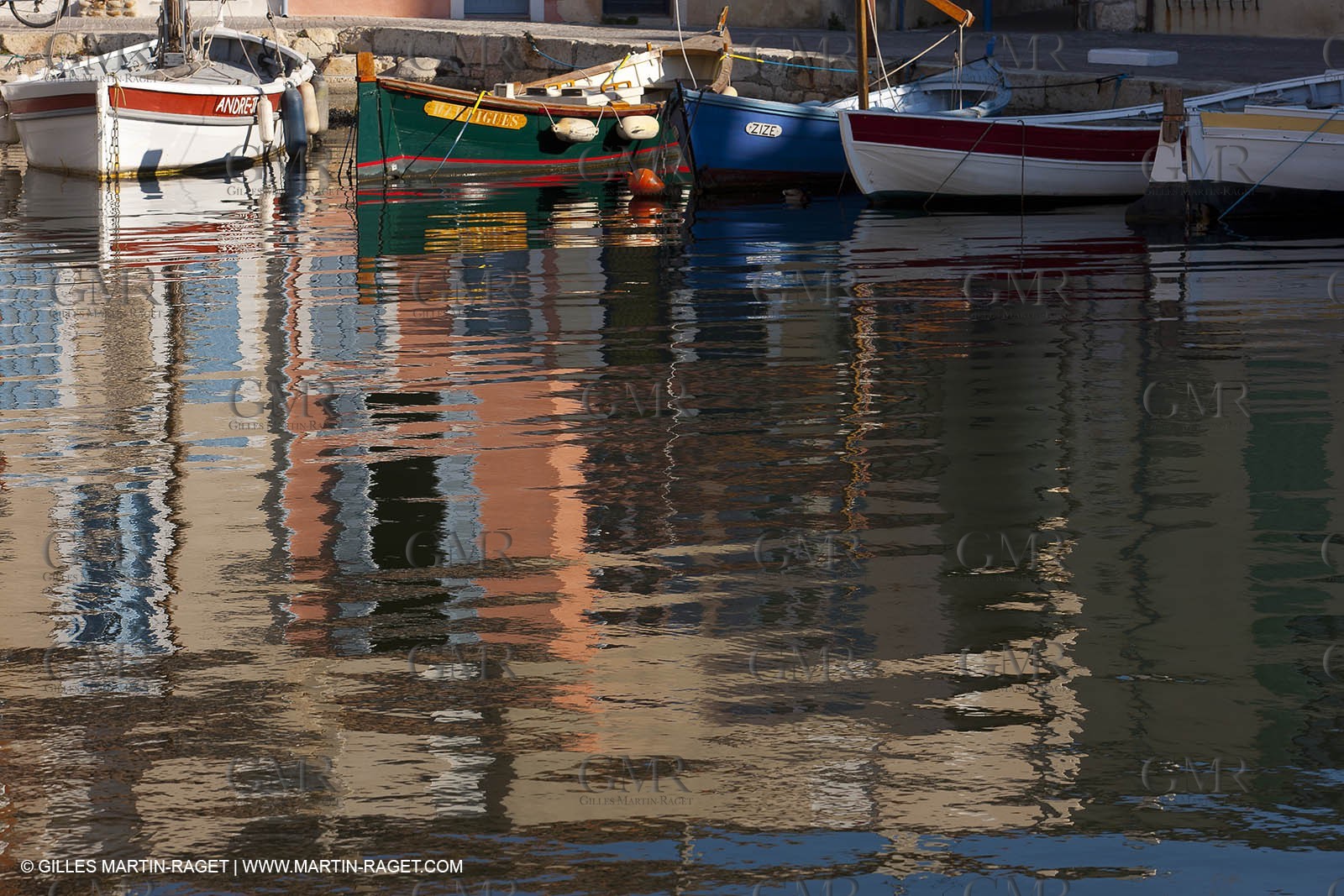 14 03 2012 - Martigues (FRA,13) - neighborhood Le Miroir (the mirror)
