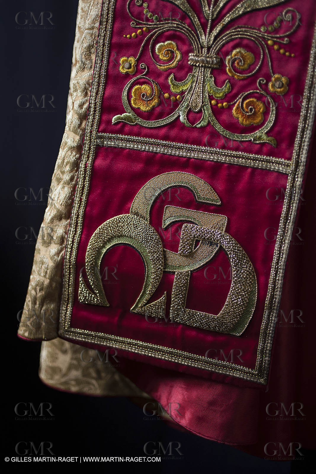 04 02 2013 - Marseille(FRA,13), Notre Dame de la Garde, liturgical clothing