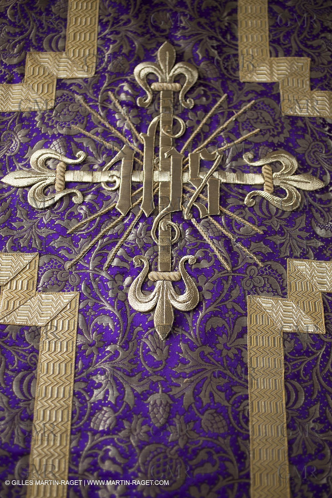 04 02 2013 - Marseille(FRA,13), Notre Dame de la Garde, liturgical clothing