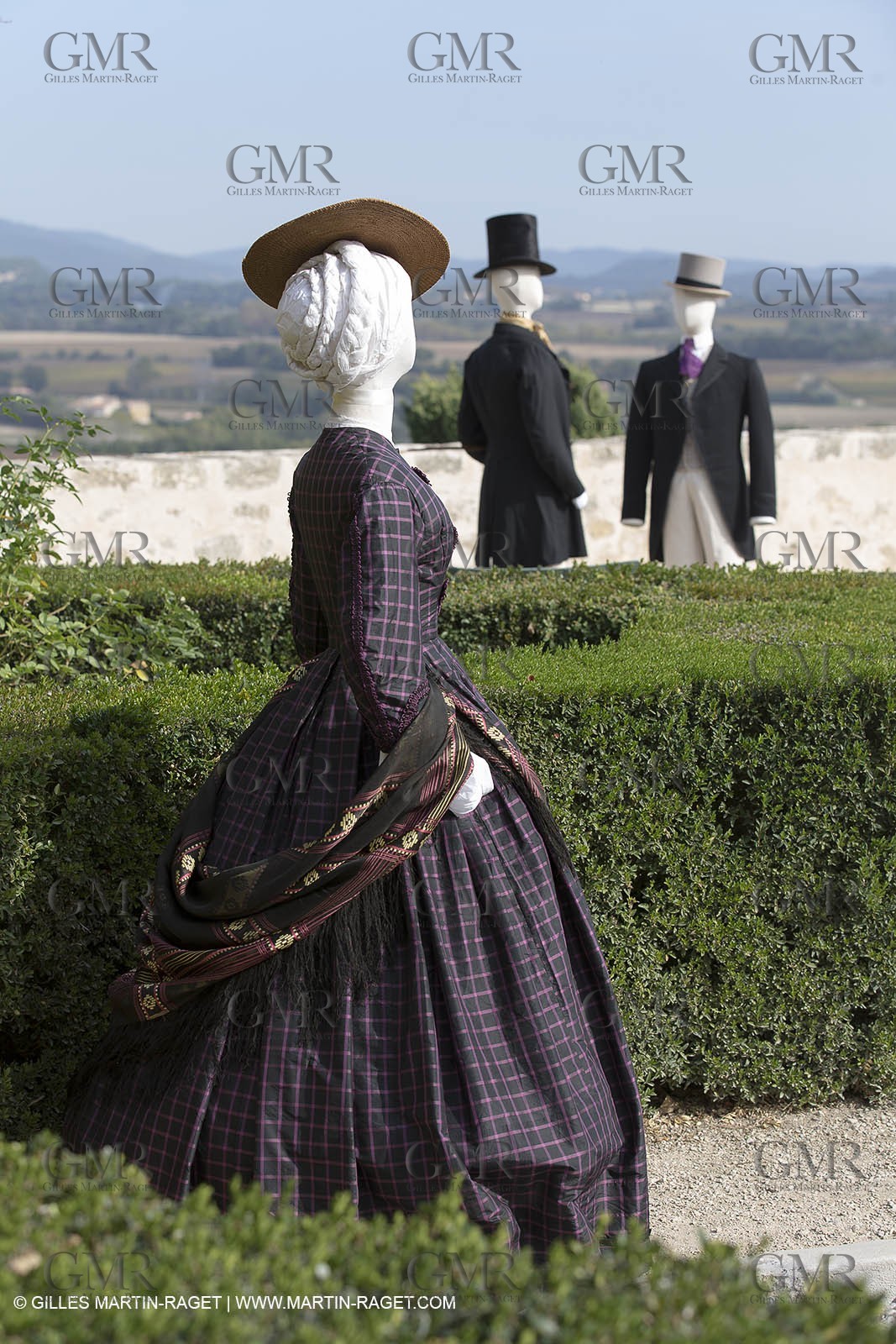 31 10 2013 - Ansouis (FRA,84) - Ansouis castle - Costumes of the exhibit Men costumes